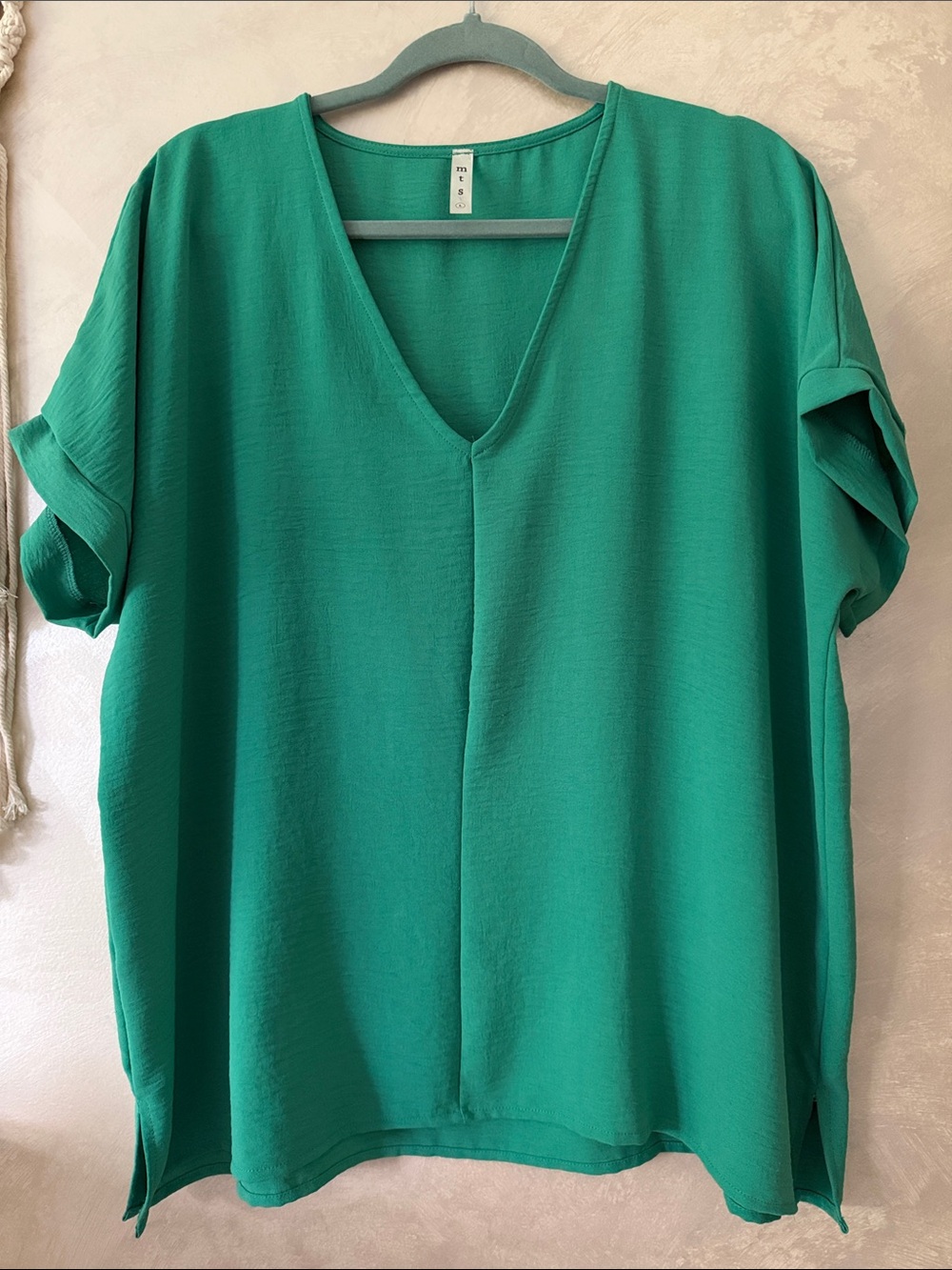 Relaxed V-Neck Short Sleeve Top - Kelly Green